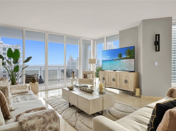 901 Brickell Key Blvd 2804, Miami FL 33131