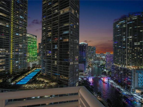 901 Brickell Key Blvd 2804, Miami FL 33131