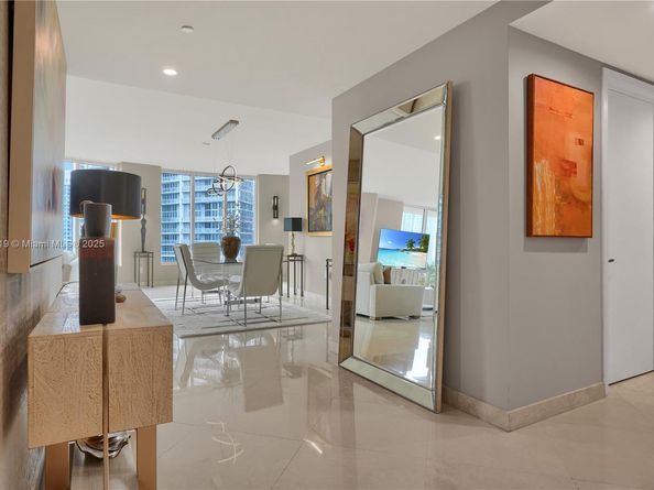901 Brickell Key Blvd 2804, Miami FL 33131