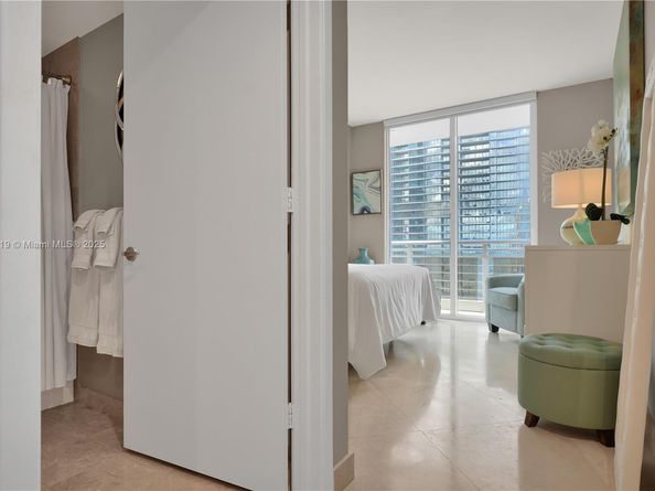 901 Brickell Key Blvd 2804, Miami FL 33131