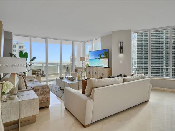 901 Brickell Key Blvd 2804, Miami FL 33131