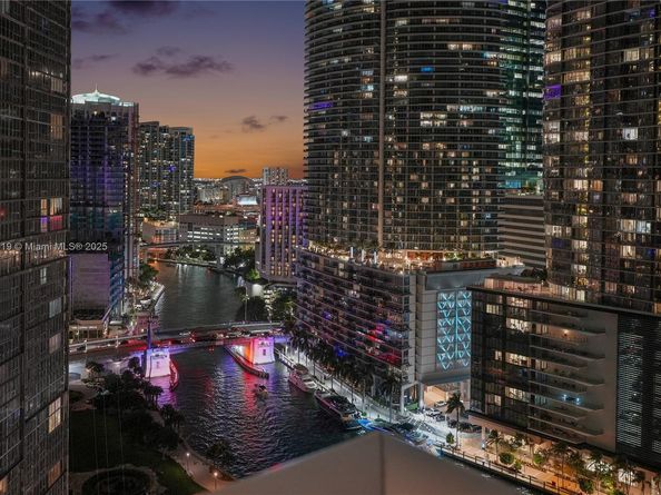 901 Brickell Key Blvd 2804, Miami FL 33131