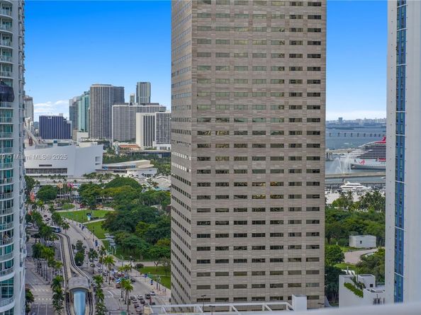 901 Brickell Key Blvd 2804, Miami FL 33131