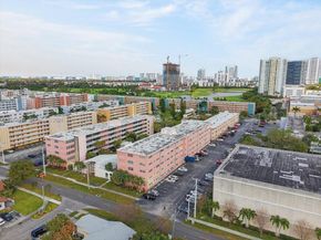 180 NE 12th Ave 15B, Hallandale Beach FL 33009