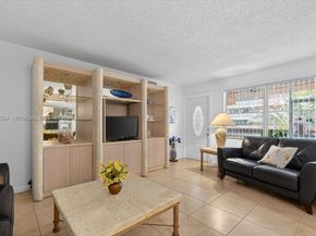 180 NE 12th Ave 15B, Hallandale Beach FL 33009