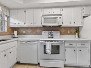 180 NE 12th Ave 15B, Hallandale Beach FL 33009