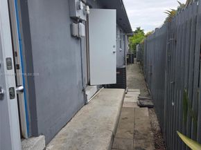 7056 SW 22nd St, Miami FL 33155