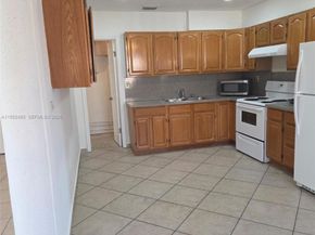 7056 SW 22nd St, Miami FL 33155