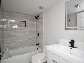 4240 Village Dr B, Delray Beach FL 33445