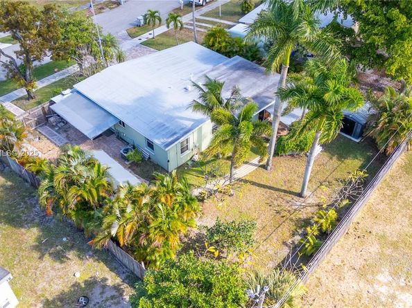 1410 NE 40th Ct, Pompano Beach FL 33064