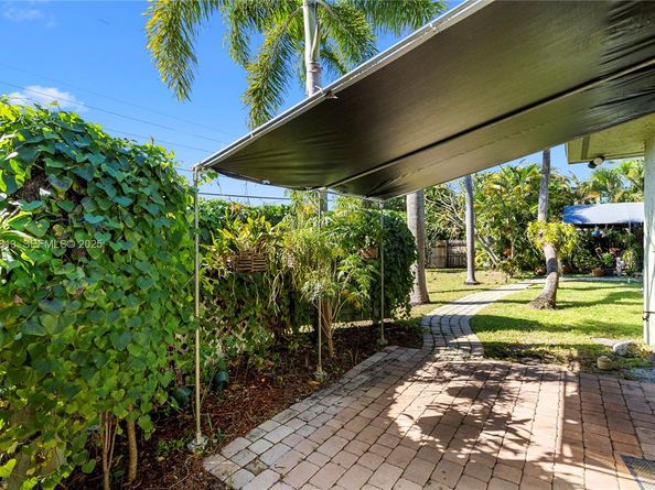 1410 NE 40th Ct, Pompano Beach FL 33064