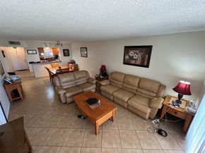 3300 W Rolling Hills Cir 102, Davie FL 33328