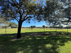 3300 W Rolling Hills Cir 102, Davie FL 33328