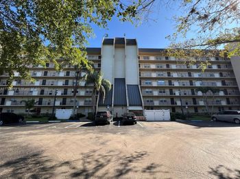 3300 W Rolling Hills Cir