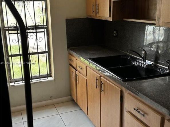 3060 NW 204th Ln, Miami Gardens FL 33056