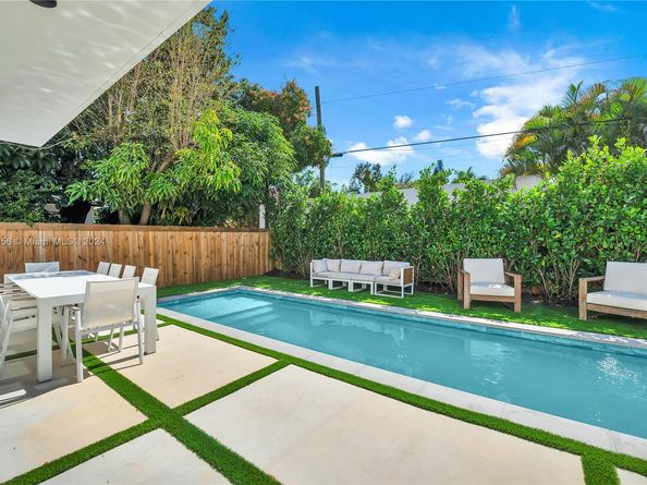520 NW 41st St, Miami FL 33127