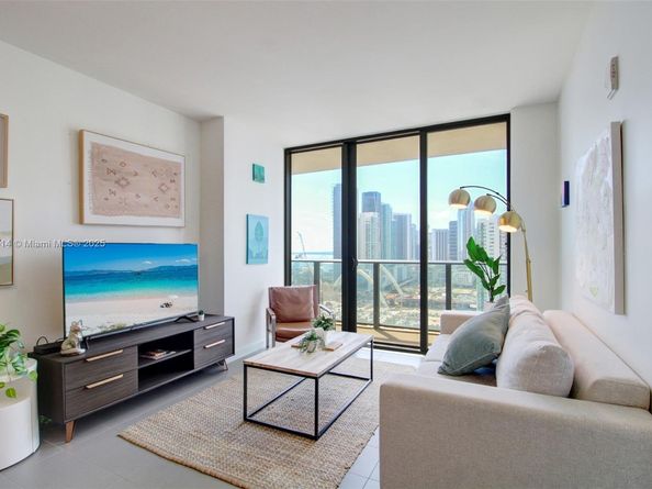 1600 NE 1st Ave 2708, Miami FL 33132