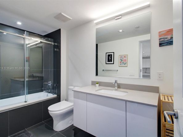 1600 NE 1st Ave 2708, Miami FL 33132