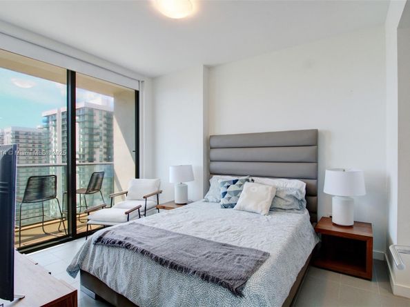 1600 NE 1st Ave 2708, Miami FL 33132