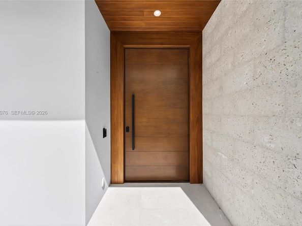 609 SW 24th Rd, Miami FL 33129