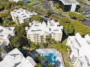 8363 Lake Dr 503, Doral FL 33166