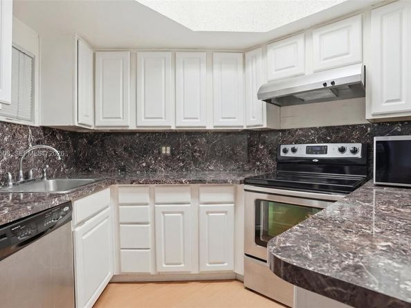 8363 Lake Dr 503, Doral FL 33166