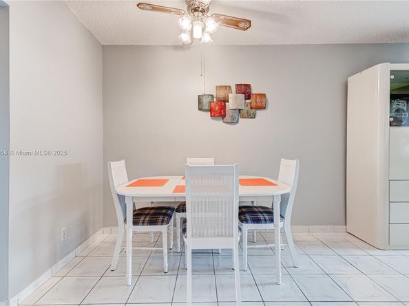 800 SW 10th Ter 20T, Hallandale Beach FL 33009