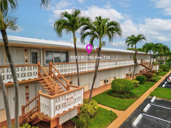 800 SW 10th Ter 20T, Hallandale Beach FL 33009