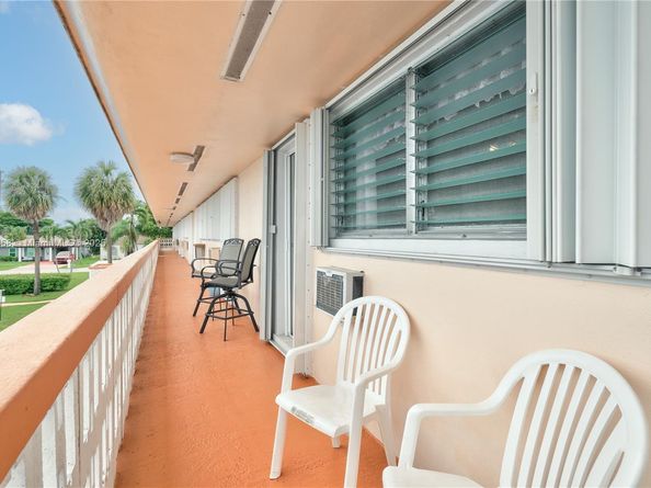 800 SW 10th Ter 20T, Hallandale Beach FL 33009