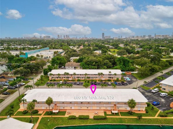 800 SW 10th Ter 20T, Hallandale Beach FL 33009