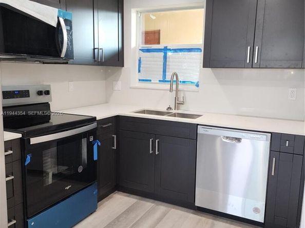 2931 E Sunrise Lakes Dr 205, Sunrise FL 33322