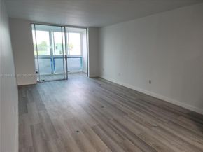 2931 E Sunrise Lakes Dr 205, Sunrise FL 33322