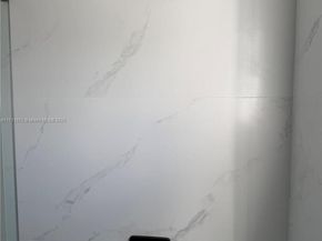 210 SE 10th St, Hallandale Beach FL 33009