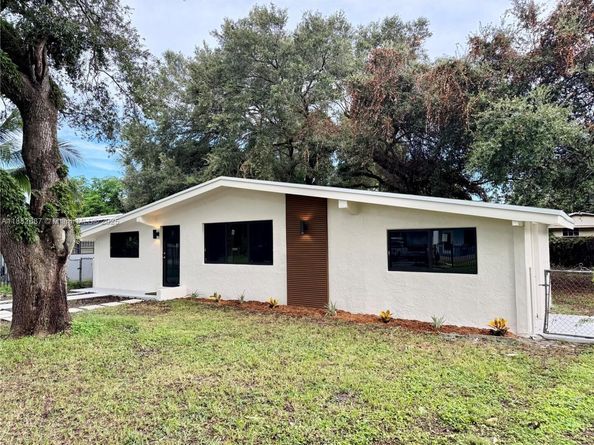 3101 NW 164th Ter, Miami Gardens FL 33054