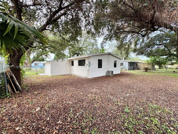 3101 NW 164th Ter, Miami Gardens FL 33054