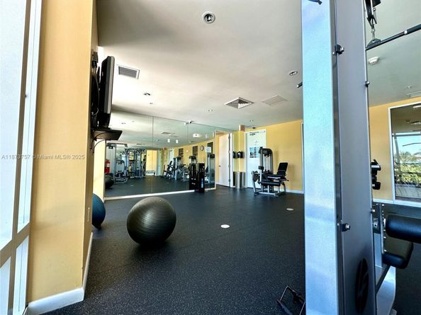 1755 E Hallandale Beach Blvd 1605E, Hallandale Beach FL 33009
