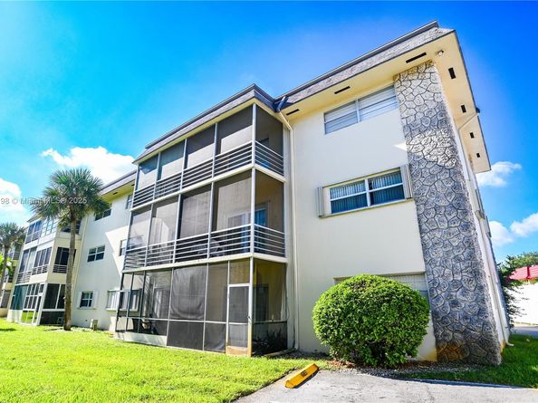 4441 NW 16th St J301, Lauderhill FL 33313