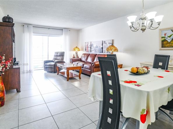 4441 NW 16th St J301, Lauderhill FL 33313