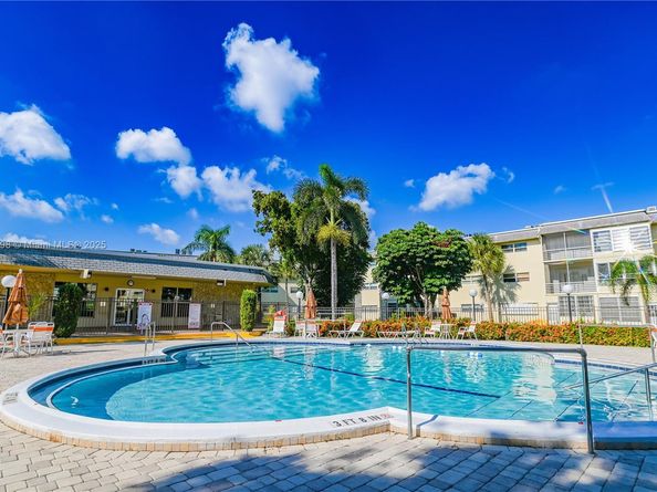 4441 NW 16th St J301, Lauderhill FL 33313