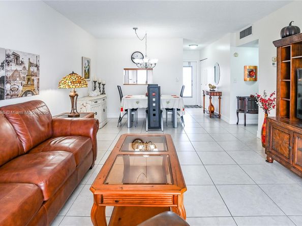 4441 NW 16th St J301, Lauderhill FL 33313