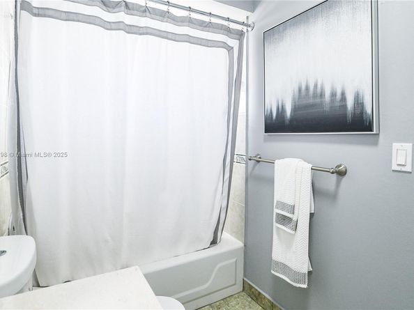 4441 NW 16th St J301, Lauderhill FL 33313