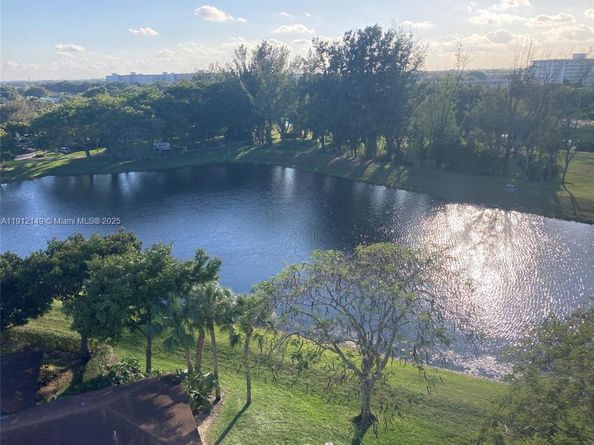 3080 N Course Dr 209, Pompano Beach FL 33069