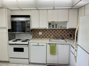 3080 N Course Dr 209, Pompano Beach FL 33069