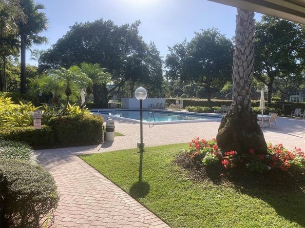 3080 N Course Dr 209, Pompano Beach FL 33069