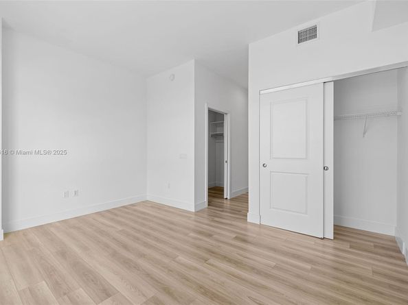 101 Diplomat Pkwy 901, Hallandale Beach FL 33009