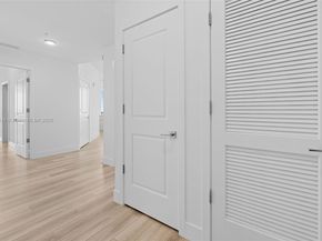 101 Diplomat Pkwy 901, Hallandale Beach FL 33009