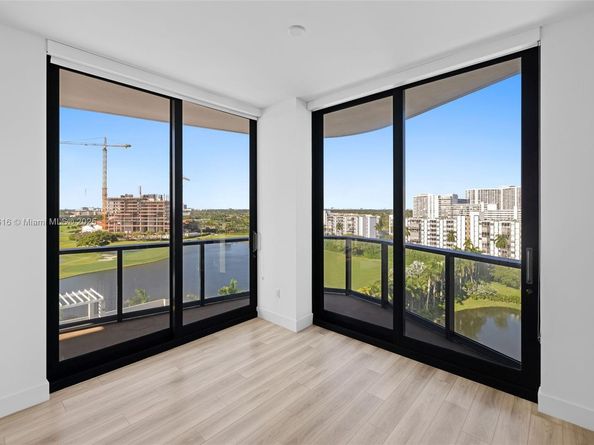 101 Diplomat Pkwy 901, Hallandale Beach FL 33009