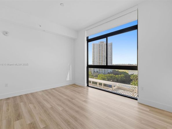 101 Diplomat Pkwy 901, Hallandale Beach FL 33009