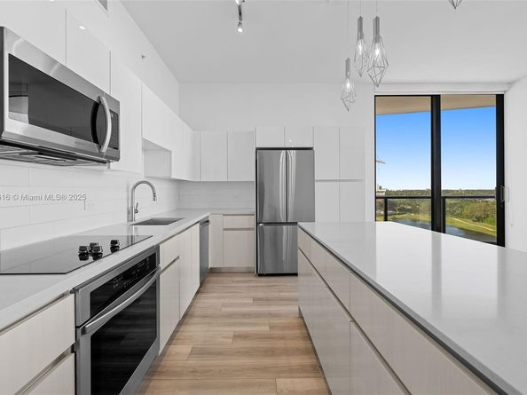 101 Diplomat Pkwy 901, Hallandale Beach FL 33009