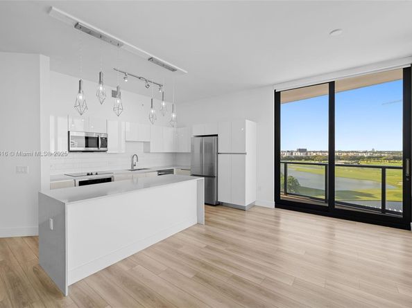 101 Diplomat Pkwy 901, Hallandale Beach FL 33009